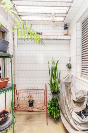 Image 34 - 855548