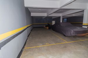 Image 32 - 855549