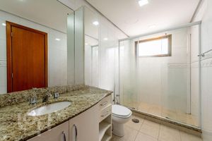 Image 17 - 855552