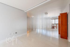 Image 26 - 855552