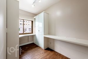 Image 20 - 855553