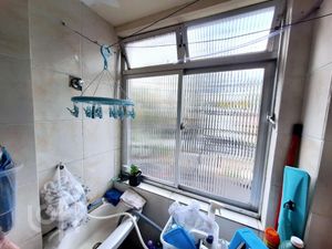 Image 10 - 855620