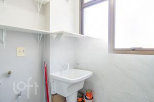 Image 6 - 855641