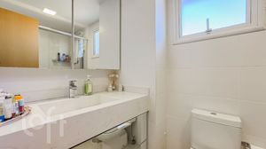 Image 31 - 855668