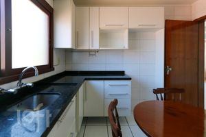 Image 16 - 855704