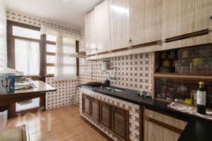 Image 1 - 855761