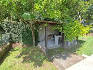 Image 27 - 855782