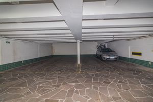 Image 15 - 855810