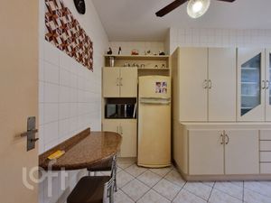 Image 10 - 855906
