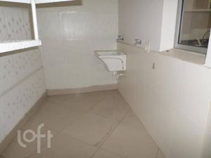 Image 9 - 855962