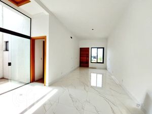 Image 7 - 856001
