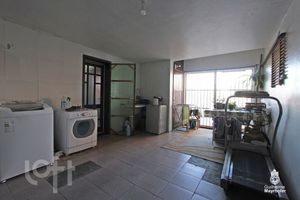 Image 37 - 856003