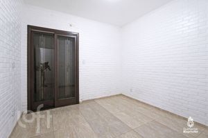 Image 18 - 856003