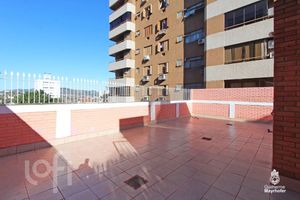 Image 31 - 856003