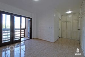 Image 11 - 856003