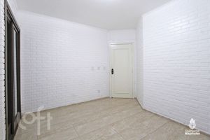 Image 17 - 856003