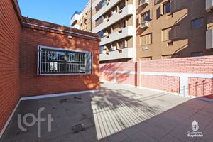 Image 29 - 856003