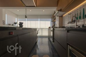 Image 7 - 856007