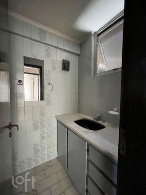 Image 5 - 856092