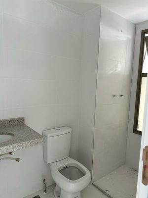 Image 10 - 856098