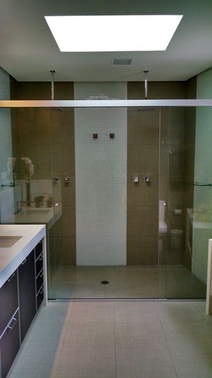 Image 19 - 856114