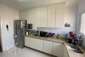 Image 17 - 856124