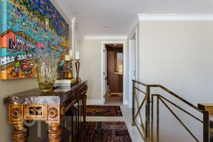 Image 11 - 856130