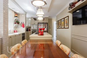 Image 21 - 856130
