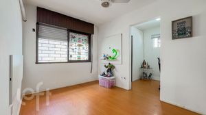 Image 19 - 856196