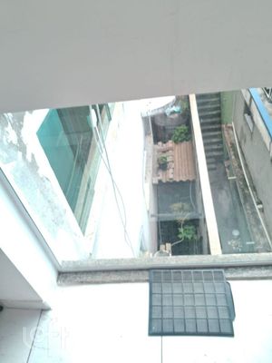 Image 21 - 856205