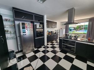 Image 6 - 856239
