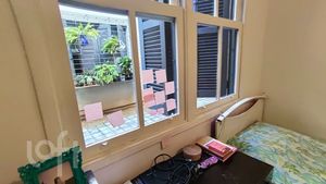 Image 9 - 856253