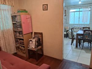 Image 5 - 856265