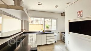 Image 21 - 856282