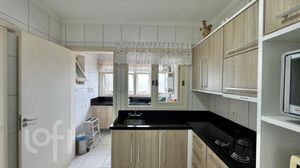 Image 18 - 856305
