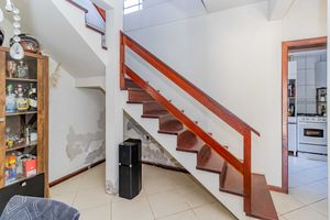 Image 9 - 856323