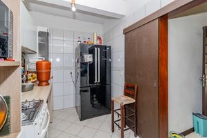 Image 11 - 856323