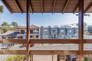 Image 33 - 856323