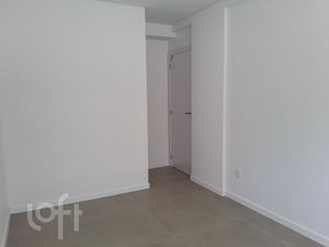 Image 8 - 856328