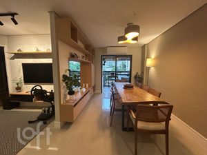 Image 7 - 856347