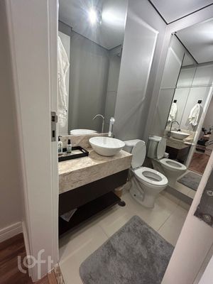 Image 19 - 856347
