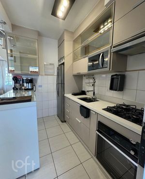 Image 6 - 856348