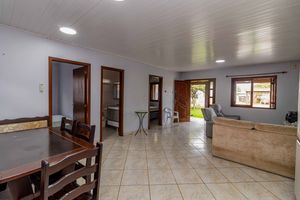 Image 3 - 856349