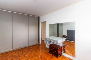 Image 18 - 856352