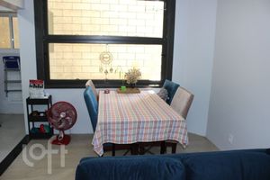 Image 3 - 856356