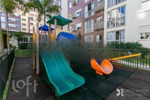Image 4 - 856370