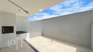 Image 4 - 856374