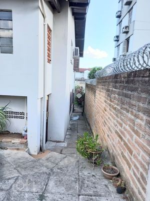 Image 21 - 856418