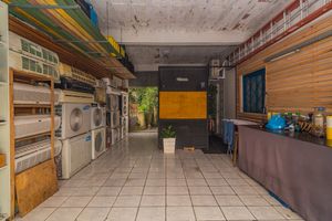 Image 22 - 856433