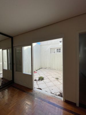 Image 11 - 856439